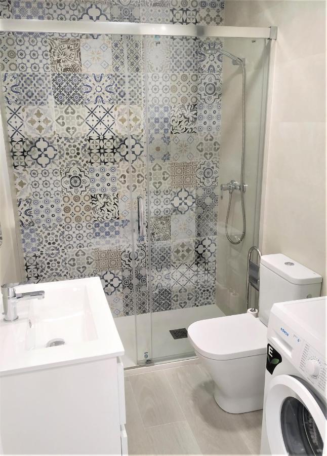 1 Bedroom Beachfront Apartment At Torecilla Beach Nerja Esterno foto