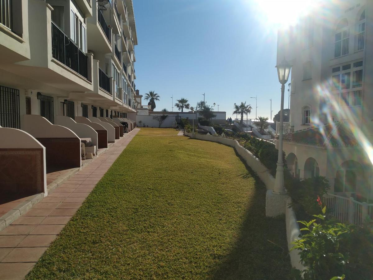 1 Bedroom Beachfront Apartment At Torecilla Beach Nerja Esterno foto
