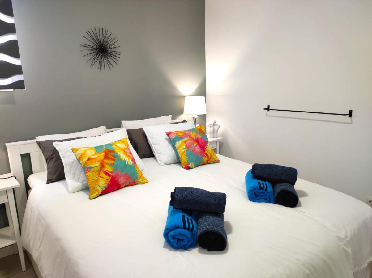 1 Bedroom Beachfront Apartment At Torecilla Beach Nerja Esterno foto