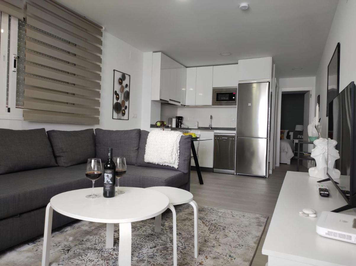 1 Bedroom Beachfront Apartment At Torecilla Beach Nerja Esterno foto