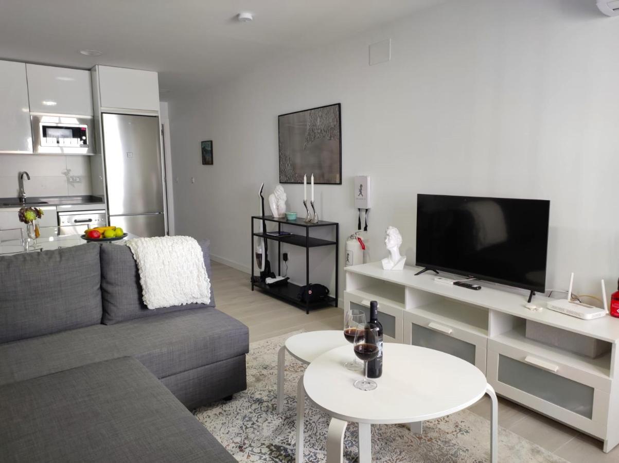 1 Bedroom Beachfront Apartment At Torecilla Beach Nerja Esterno foto